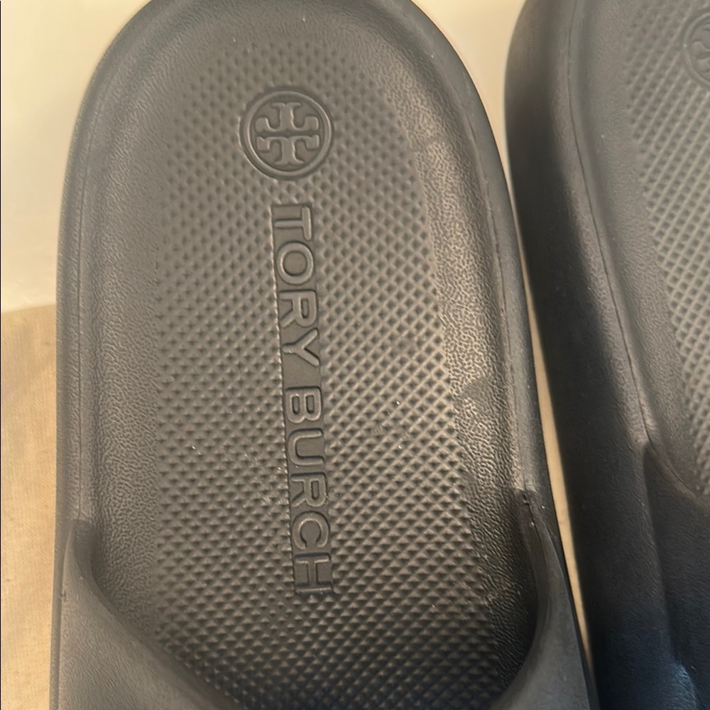 Tory Burch - Picture 7 of 11